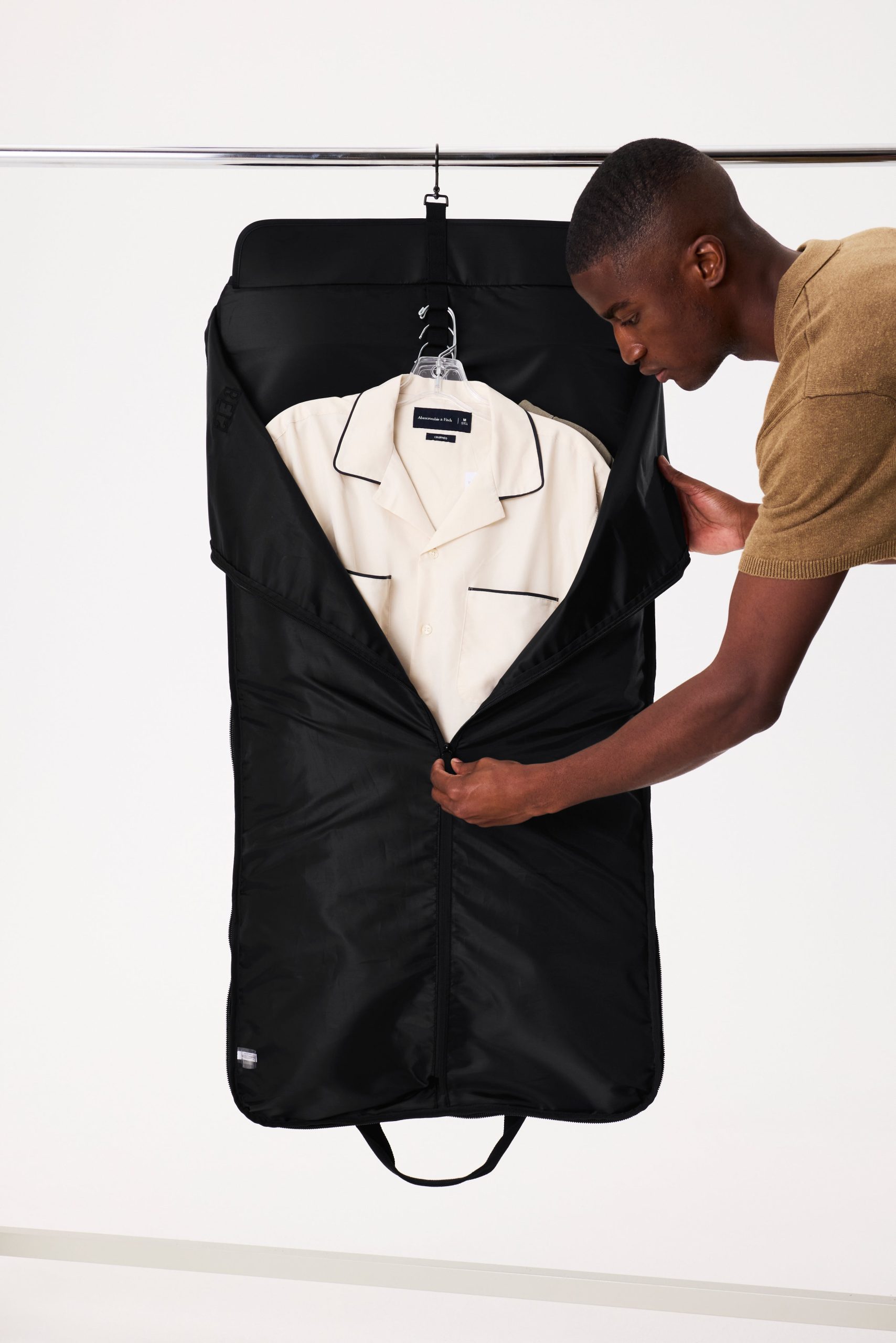 The Garment Duffle Bag in Black - Image 2