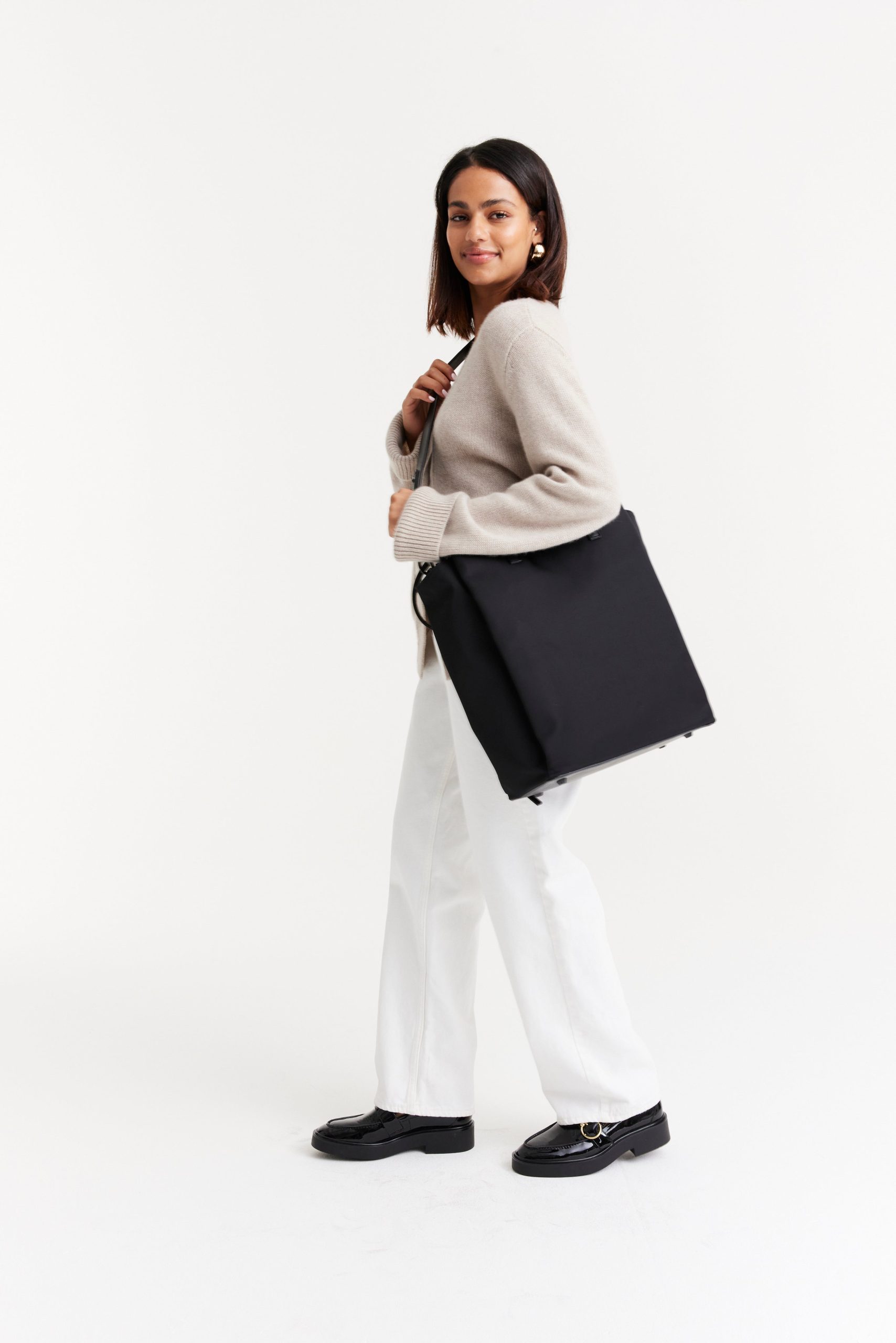 The Commuter Tote in Black - Image 16